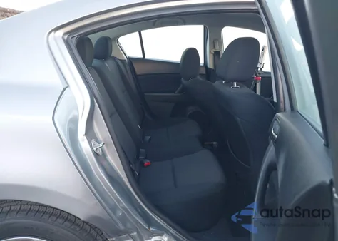 2013 Mazda Mazda3 I Sport из США, поврежденный, VIN JM1BL1UP6D1813257